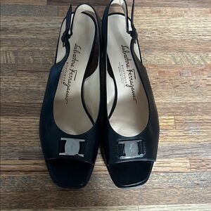 Classic Salvatore Ferragamo Black Peep-Toe Leather Slingback Heels size 7.5 A